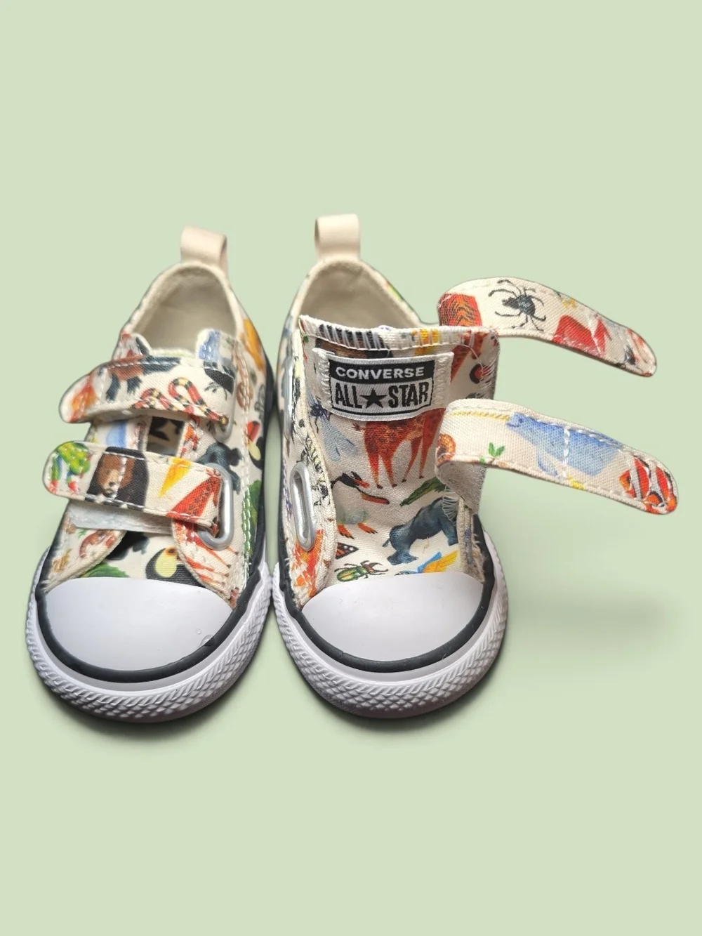 Converse Kids Low Top Velcro Sneakers in Cream Multi-Color Print